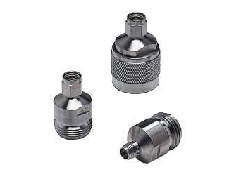 7002高性能同軸適配器（SMA至N，DC-18 GHz）